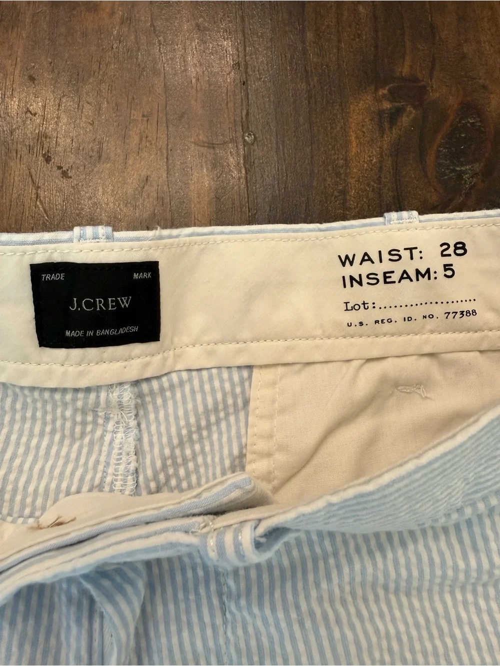 J. Crew Men’s Light Blue and White Seersucker Flat Front Shorts size 28